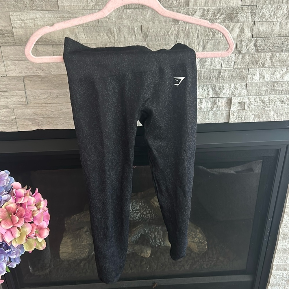 gymshark black pattern leggings, size xs, good condition